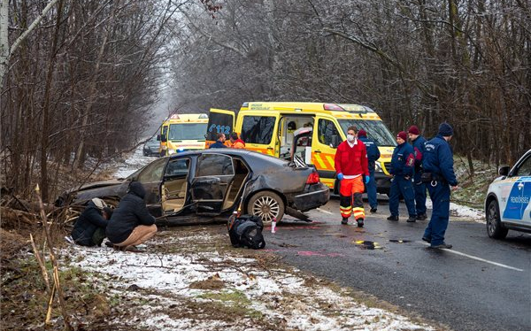 Rendőri hajsza után öten megsérültek egy balesetben